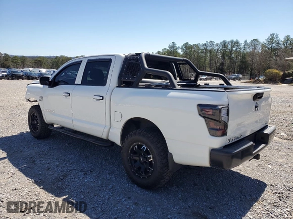 2017 Nissan Titan SV z VIN 1N6AA1EJ0HN569810, wystawiony jako Copart lot #48726215 z przebiegiem 126 458 mil mil oraz Szkoda całkowita • Salvage title. Historia ofert i sprzedaży dostępna na DreamBid. Obrazek 2.