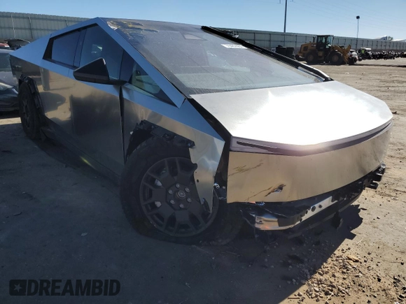 2024 Tesla Cybertruck Cyberbeast z VIN 7G2CEHEE2RA018736, wystawiony jako Copart lot #78482884 z przebiegiem 2 482 mil mil oraz Szkoda całkowita • Salvage title. Historia ofert i sprzedaży dostępna na DreamBid. Obrazek 4.