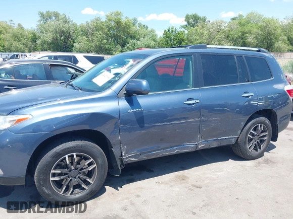 2013 Toyota Highlander Limited with VIN 5TDDK3EH7DS228933, listed as a IAAI auction lot 42442790 with 131,209 mi miles and . Bid and sale history available at DreamBid. Image 13.