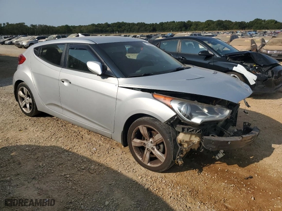 2014 Hyundai Veloster with VIN KMHTC6AD3EU182927, listed as a Copart auction lot 71044954 with 174,222 mi miles and Salvage Title. Bid and sale history available at carsss.com. Image 4.