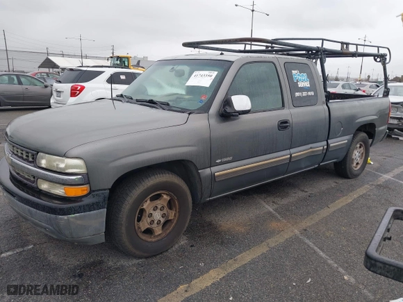 2001 Chevrolet Silverado 1500 LT with VIN 2GCEC19T811330085, listed as a IAAI auction lot 41743350 with 218,533 mi miles. Bid and sale history available at carsss.com. Image 2.