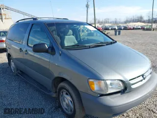 2000 Toyota Sienna CE with VIN 4T3ZF19C8YU272134, listed as a IAAI auction lot 41505762 with 234,706 mi miles. Bid and sale history available at carsss.com. Image 1.