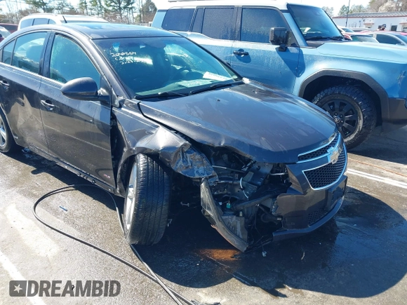 2014 Chevrolet Cruze 2LT z VIN 1G1PE5SB7E7200554, wystawiony jako IAAI lot #41739058 z przebiegiem 103 259 mil mil oraz . Historia ofert i sprzedaży dostępna na DreamBid. Obrazek 6.
