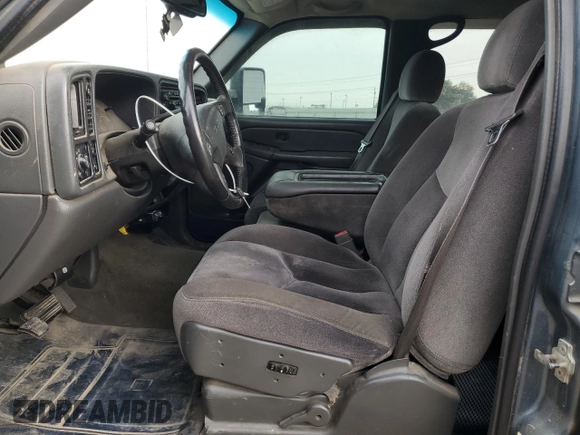 2007 GMC Sierra 1500HD SLE z VIN 1GTGK13U77F166178, wystawiony jako Copart lot #76410084 z przebiegiem 130 978 mil mil oraz Szkody całkowita. Historia ofert i sprzedaży dostępna na DreamBid. Obrazek 7.