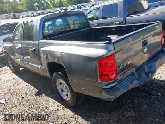 2006 Dodge Dakota ST z VIN 1D7HE28K76S560008, wystawiony jako IAAI lot #42176260 z przebiegiem 199 518 mil mil oraz . Historia ofert i sprzedaży dostępna na DreamBid. Obrazek 3.