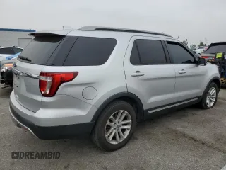 2017 Ford Explorer XLT with VIN 1FM5K7D85HGA93993, listed as a Copart auction lot 58561425 with 135,126 mi miles and Salvage title. Bid and sale history available at DreamBid. Image 3.