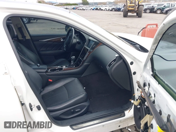 2014 Infiniti Q50 Premium z VIN JN1BV7AP8EM671403, wystawiony jako IAAI lot #41837716 z przebiegiem 115 058 mil mil oraz . Historia ofert i sprzedaży dostępna na DreamBid. Obrazek 5.