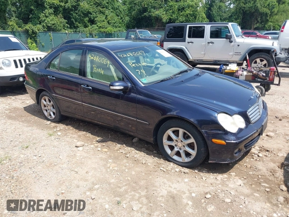 2007 Mercedes-Benz C 280 Luxury z VIN WDBRF92H57F901125, wystawiony jako IAAI lot #42680069 z przebiegiem 157 727 mil mil oraz . Historia ofert i sprzedaży dostępna na DreamBid. Obrazek 1.