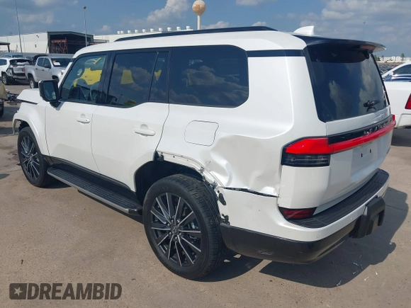 2024 Lexus GX 550 Luxury z VIN JTJVBCDX3R5013010, wystawiony jako IAAI lot #42298207 z przebiegiem 3 589 mil mil oraz . Historia ofert i sprzedaży dostępna na DreamBid. Obrazek 3.