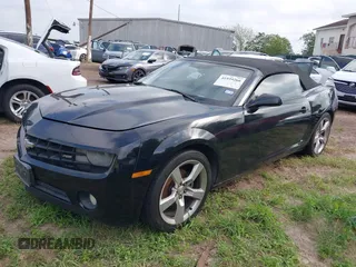 2013 Chevrolet Camaro LT z VIN 2G1FC3D30D9195545, wystawiony jako IAAI lot #41939266 z przebiegiem 112 053 mil mil oraz . Historia ofert i sprzedaży dostępna na DreamBid. Obrazek 2.