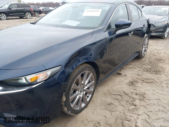 2019 Mazda 3 Select with VIN JM1BPBAM4K1138400, listed as a IAAI auction lot 41488458 with 39,913 mi miles and . Bid and sale history available at DreamBid. Image 18.