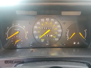 1993 Saab 900 S z VIN YS3AK35E6P2008180, wystawiony jako Copart lot #74075304 z przebiegiem 96 305 mil mil oraz Szkoda całkowita • Salvage title. Historia ofert i sprzedaży dostępna na DreamBid. Obrazek 9.