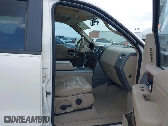 2008 Ford F-150 XLT с VIN 1FTPW12V98FA94593, выставлен на аукционе IAAI как лот 42402977 с пробегом 220 465 миль миль и . История ставок и продаж доступна на DreamBid. Изображение 5.