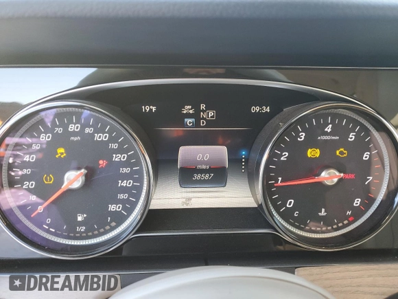 2019 Mercedes-Benz E-Class E 450 with VIN WDD1J6JB2KF079939, listed as a Copart auction lot 89136205 with 38,587 mi miles and Salvage Title. Bid and sale history available at carsss.com. Image 9.