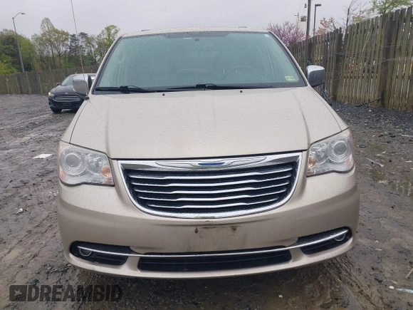 2013 Chrysler Town & Country Limited with VIN 2C4RC1GG2DR536256, listed as a IAAI auction lot 42027427 with 126,447 mi miles. Bid and sale history available at carsss.com. Image 6.