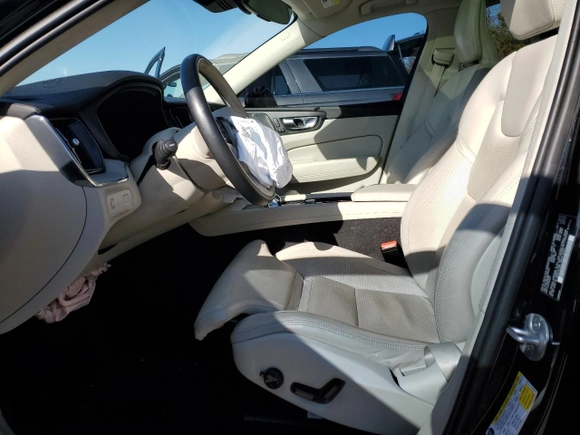 2022 Volvo XC60 Inscription with VIN YV4L12RLXN1083521, listed as a Copart auction lot 42866935 with 34,749 mi miles and Salvage title. Bid and sale history available at DreamBid. Image 7.