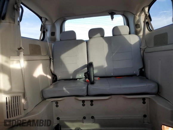 2018 Dodge Grand Caravan SE with VIN 2C7WDGBG9JR243222, listed as a Copart auction lot 49268675 with 240,456 mi miles and Clean Title. Bid and sale history available at DreamBid. Image 10.