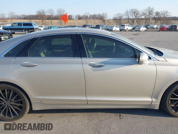 2017 Lincoln MKZ Reserve with VIN 3LN6L5F96HR638586, listed as a IAAI auction lot 41900215 with 111,566 mi miles and . Bid and sale history available at DreamBid. Image 13.