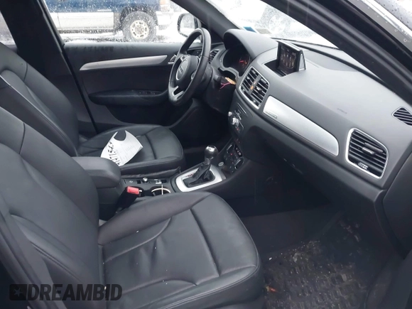 2017 Audi Q3 Premium Plus z VIN WA1JCCFS5HR000986, wystawiony jako IAAI lot #41471543 z przebiegiem 68 087 mil mil oraz . Historia ofert i sprzedaży dostępna na DreamBid. Obrazek 5.