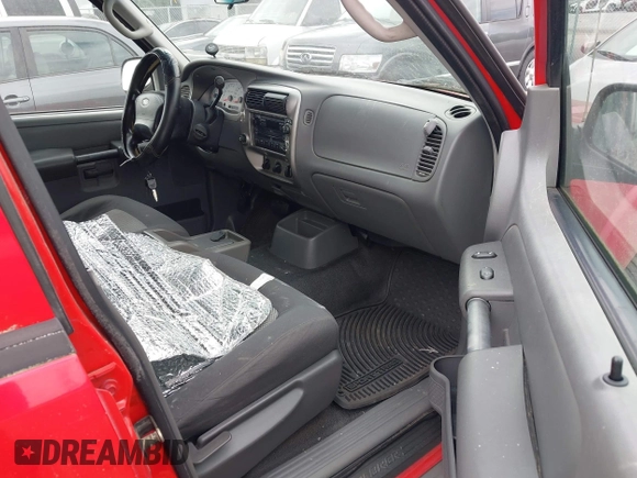 2005 Ford Explorer Sport Trac XLS z VIN 1FMZU67K75UA17668, wystawiony jako IAAI lot #42496291 z przebiegiem 246 269 mil mil oraz . Historia ofert i sprzedaży dostępna na DreamBid. Obrazek 5.