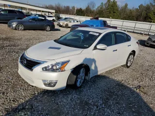 2015 Nissan Altima 2.5 SV with VIN 1N4AL3AP3FC176028, listed as a Copart auction lot 87365134 with 37,513 mi miles and Salvage Title. Bid and sale history available at carsss.com. Image 1.