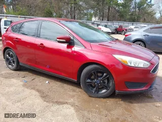 2016 Ford Focus SE with VIN 1FADP3K26GL288926, listed as a IAAI auction lot 41820097 with 189,539 mi miles. Bid and sale history available at carsss.com. Image 1.