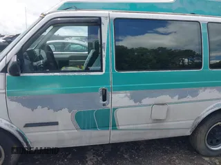1991 Chevrolet Astro Cargo z VIN 1GBDM19Z7MB202913, wystawiony jako IAAI lot #42363530 z przebiegiem 191 695 mil mil oraz . Historia ofert i sprzedaży dostępna na DreamBid. Obrazek 14.
