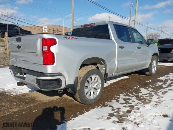 2021 Chevrolet Silverado 1500 Custom with VIN 3GCPYBEK3MG279832, listed as a IAAI auction lot 41510526 with 47,967 mi miles. Bid and sale history available at carsss.com. Image 4.