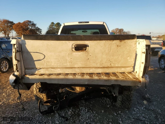 2007 GMC Sierra 3500 Classic DRW SLE1 with VIN 1GTJK33D47F137786, listed as a Copart auction lot 84423444 with NaN miles and Salvage Title. Bid and sale history available at carsss.com. Image 6.