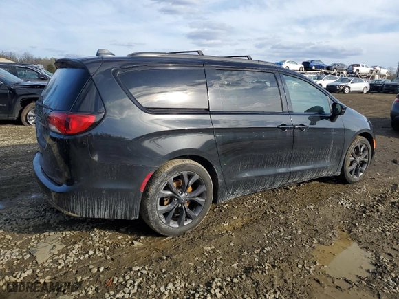 2020 Chrysler Pacifica Limited with VIN 2C4RC1GG4LR124449, listed as a Copart auction lot 44409975 with 88,708 mi miles and Salvage Title. Bid and sale history available at carsss.com. Image 3.