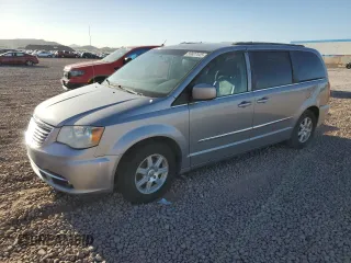 2013 Chrysler Town & Country Touring z VIN 2C4RC1BG9DR669670, wystawiony jako Copart lot #56627445 z przebiegiem 334 464 mil mil oraz Czysty tytuł • Clean title. Historia ofert i sprzedaży dostępna na DreamBid. Obrazek 1.
