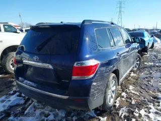 2011 Toyota Highlander with VIN 5TDBK3EH3BS080512, listed as a IAAI auction lot 41638857 with 251,903 mi miles. Bid and sale history available at carsss.com. Image 4.