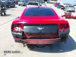 2022 Ford Mustang EcoBoost z VIN 1FA6P8TH1N5101036, wystawiony jako IAAI lot #41629909 z przebiegiem 39 781 mil mil oraz . Historia ofert i sprzedaży dostępna na DreamBid. Obrazek 16.