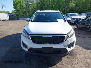 2017 Kia Sorento LX with VIN 5XYPGDA54HG187891, listed as a IAAI auction lot 42122755 with 143,131 mi miles and . Bid and sale history available at carsss.com. Image 12.