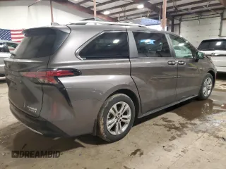 2023 Toyota Sienna Platinum with VIN 5TDESKFC7PS082748, listed as a Copart auction lot 44153015 with 45,382 mi miles and Salvage Title. Bid and sale history available at DreamBid. Image 3.