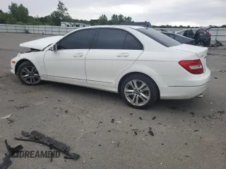 2013 Mercedes-Benz C 300 Sport z VIN WDDGF8ABXDA882988, wystawiony jako Copart lot #62464785 z przebiegiem 142 756 mil mil oraz Czysty tytuł • Clean title. Historia ofert i sprzedaży dostępna na DreamBid. Obrazek 2.