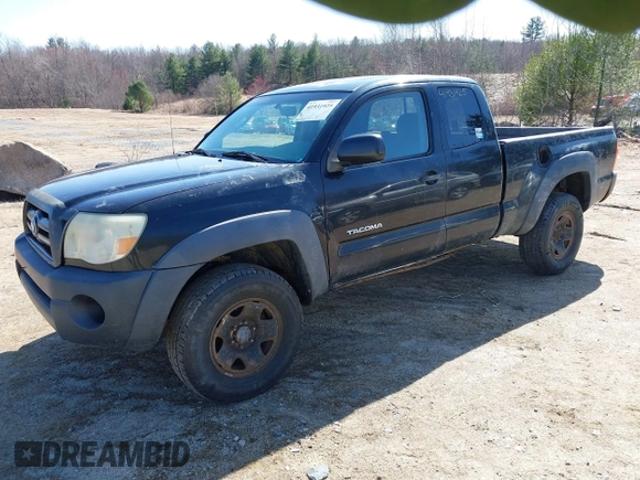 2006 Toyota Tacoma with VIN 5TEUU42N26Z302324, listed as a IAAI auction lot 41931925 with 267,743 mi miles. Bid and sale history available at carsss.com. Image 2.