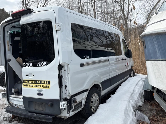 2019 Ford Transit Wagon XL with VIN 1FDZX2CM0KKA63891, listed as a Copart auction lot 47981255 with 999,999 mi miles and Clean Title. Bid and sale history available at carsss.com. Image 4.