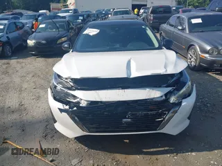 2024 Nissan Sentra SR z VIN 3N1AB8DV2RY352442, wystawiony jako IAAI lot #42473598 z przebiegiem 22 014 mil mil oraz . Historia ofert i sprzedaży dostępna na DreamBid. Obrazek 12.