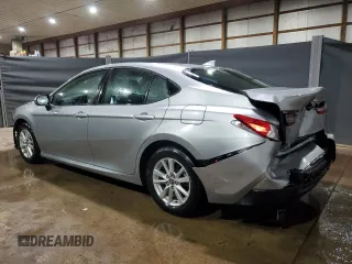 2025 Toyota Camry LE z VIN 4T1DAACKXSU004632, wystawiony jako Copart lot #57882405 z przebiegiem 20 824 mil mil oraz Szkoda całkowita • Salvage title. Historia ofert i sprzedaży dostępna na DreamBid. Obrazek 2.