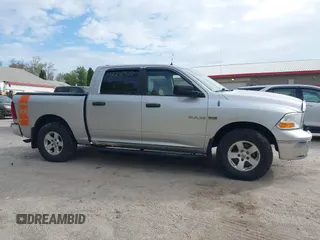 2009 Dodge 1500 SLT z VIN 1D3HV13T59S761955, wystawiony jako IAAI lot #42278950 z przebiegiem 139 017 mil mil oraz . Historia ofert i sprzedaży dostępna na DreamBid. Obrazek 13.
