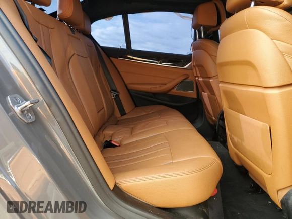 2022 BMW 5 Series M550i xDrive z VIN WBA13BK00NCJ03264, wystawiony jako Copart lot #68976084 z przebiegiem 39 515 mil mil oraz Szkoda całkowita • Salvage title. Historia ofert i sprzedaży dostępna na DreamBid. Obrazek 11.