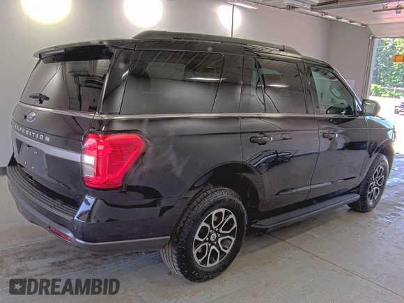 2024 Ford Expedition XLT z VIN 1FMJU1J89REA08550, wystawiony jako IAAI lot #42494046 z przebiegiem 52 118 mil mil oraz . Historia ofert i sprzedaży dostępna na DreamBid. Obrazek 19.