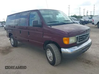 2006 Ford Econoline Passenger XL z VIN 1FBNE31L86DA81935, wystawiony jako IAAI lot #42437141 z przebiegiem 154 851 mil mil oraz . Historia ofert i sprzedaży dostępna na DreamBid. Obrazek 1.
