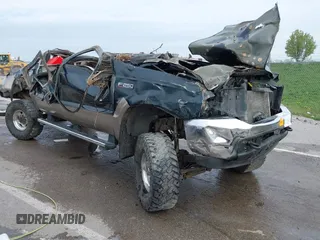 2004 Ford F-250 XL z VIN 1FTNW21L84EC47123, wystawiony jako IAAI lot #42002958 z przebiegiem Nie podano mil oraz . Historia ofert i sprzedaży dostępna na DreamBid. Obrazek 1.