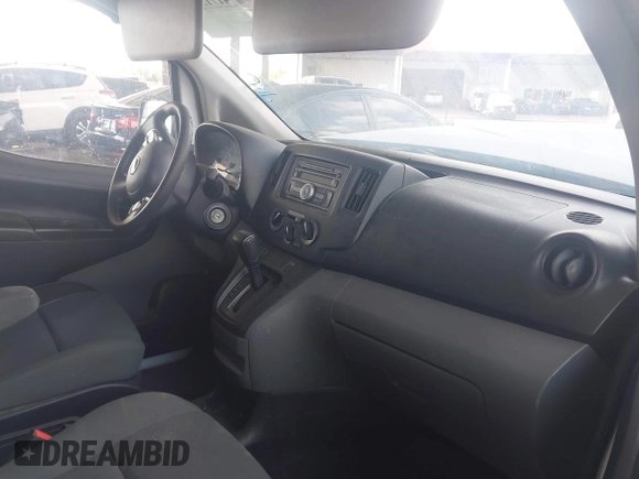 2017 Nissan NV200 S z VIN 3N6CM0KN3HK708335, wystawiony jako IAAI lot #41713394 z przebiegiem 139 215 mil mil oraz . Historia ofert i sprzedaży dostępna na DreamBid. Obrazek 5.