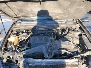 2004 Ford Escape Limited with VIN 1FMCU04184KA70257, listed as a Copart auction lot 89130575 with 186,430 mi miles and Salvage Title. Bid and sale history available at carsss.com. Image 13.