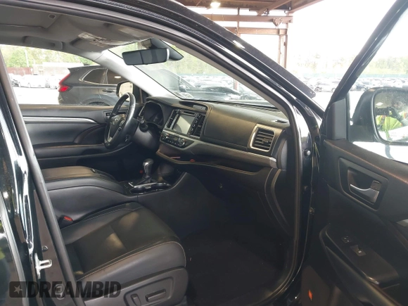 2019 Toyota Highlander Limited z VIN 5TDDZRFH1KS944074, wystawiony jako IAAI lot #42187375 z przebiegiem 118 030 mil mil oraz . Historia ofert i sprzedaży dostępna na DreamBid. Obrazek 5.