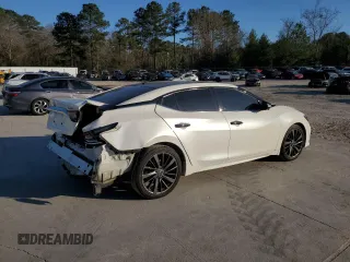 2019 Nissan Maxima Platinum z VIN 1N4AA6AV6KC383738, wystawiony jako Copart lot #46600455 z przebiegiem 94 128 mil mil oraz Szkody całkowita. Historia ofert i sprzedaży dostępna na DreamBid. Obrazek 3.