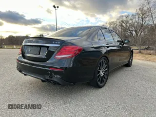 2018 Mercedes-Benz E-Class AMG E 43 with VIN WDDZF6EB0JA401827, listed as a Copart auction lot 83438774 with 63,195 mi miles and Clean Title. Bid and sale history available at carsss.com. Image 4.